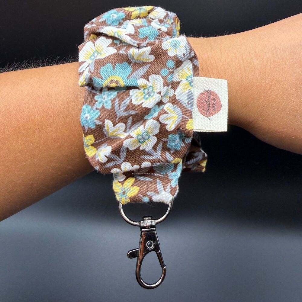 Handmade One Size Scrunchie Key Fob Wristlet Womens Brown Floral Cotton Key ring
